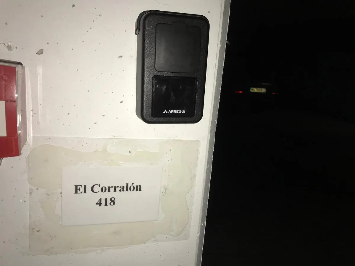 منزل ريفي منزل الضيف فريجيليانا  في El Corralon إسبانيا